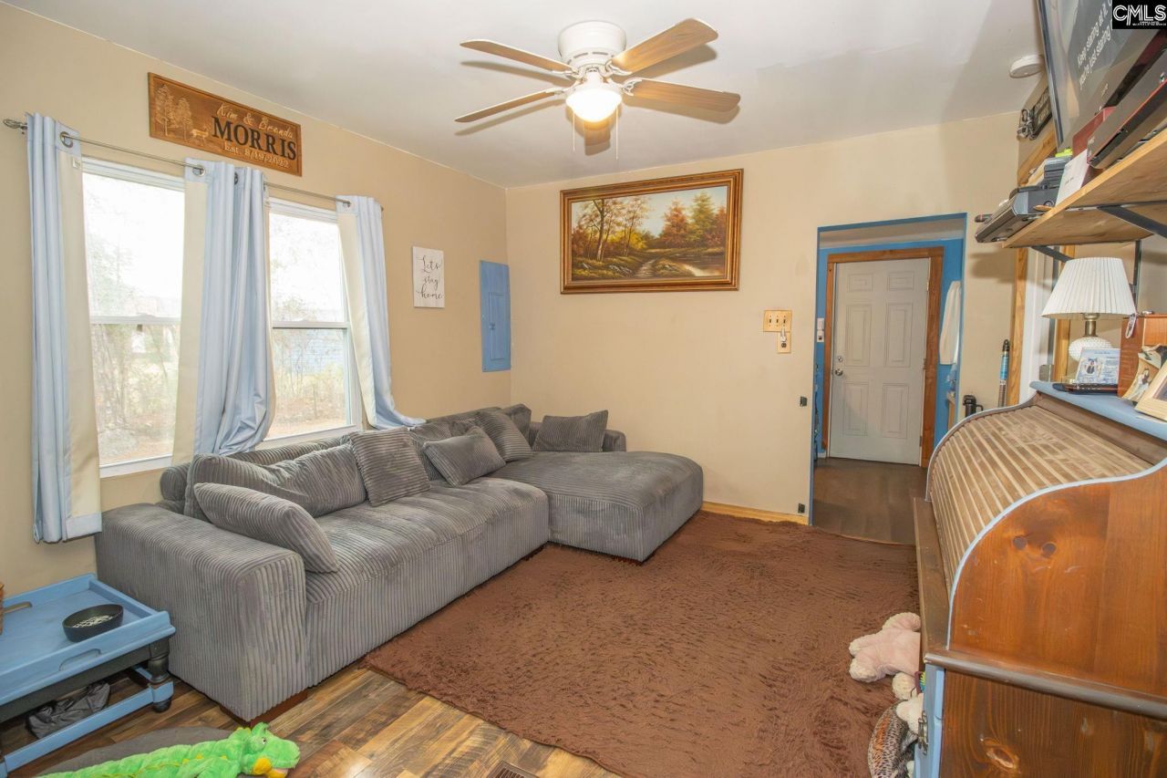 111 Hoover Street S Photo 14