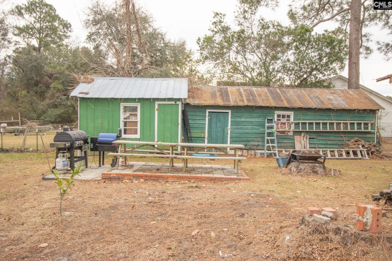 111 Hoover Street S Photo 20