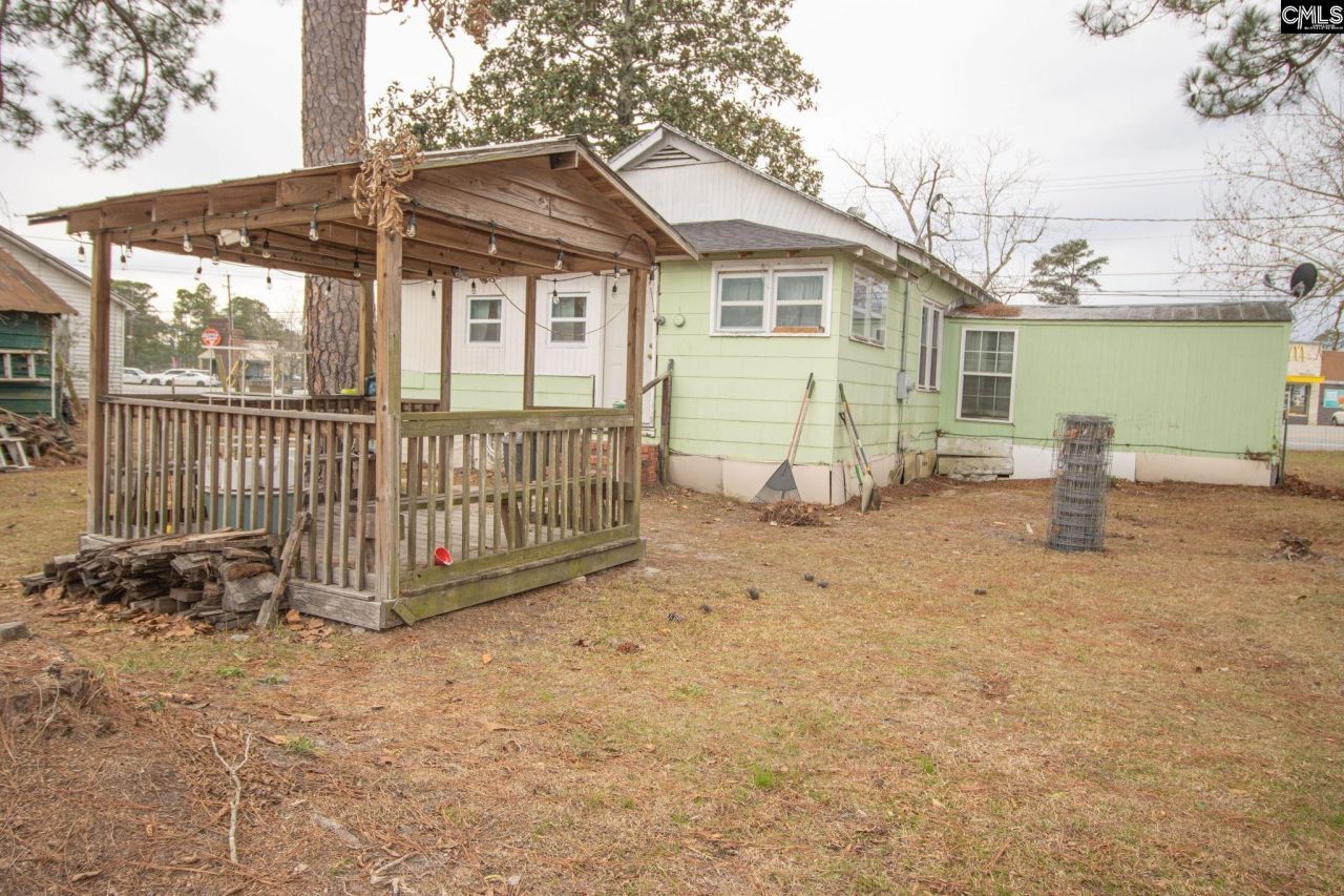 111 Hoover Street S Photo 22