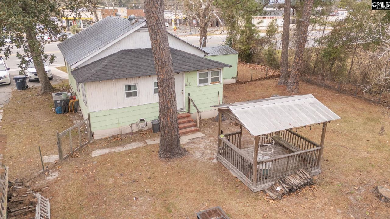 111 Hoover Street S Photo 24