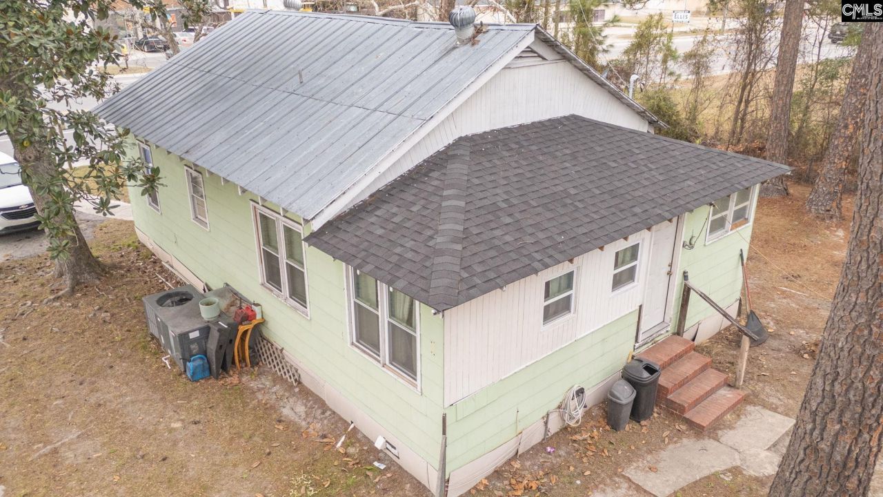 111 Hoover Street S Photo 25