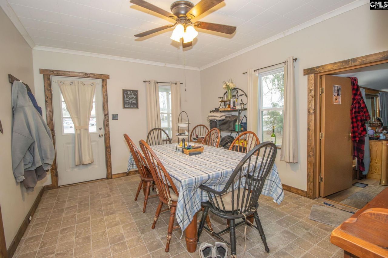 111 Hoover Street S Photo 9