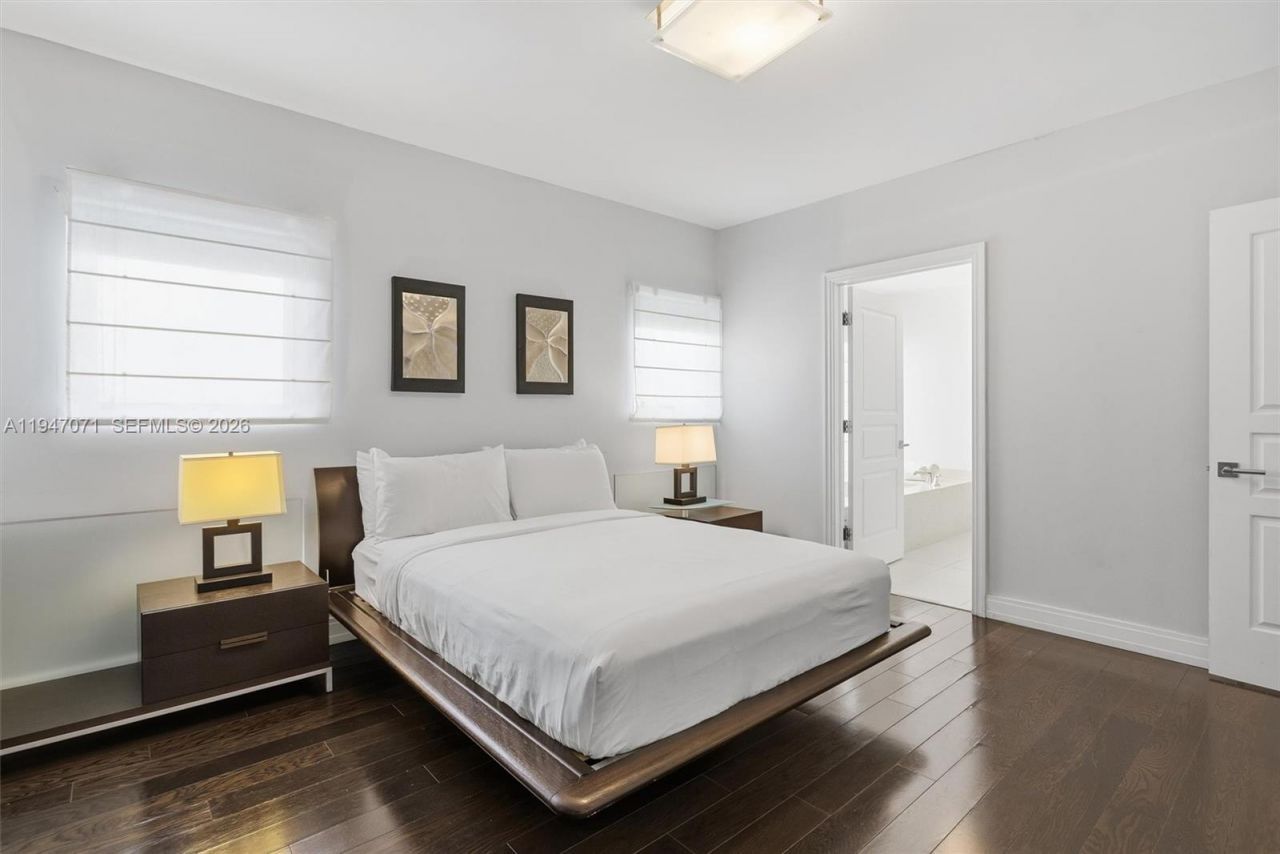 1250 Ocean Dr, Unit PH1, Miami Beach, FL 33139 Photo