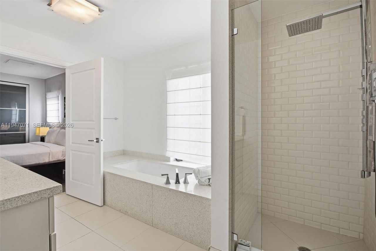 1250 Ocean Dr, Unit PH1, Miami Beach, FL 33139 Photo