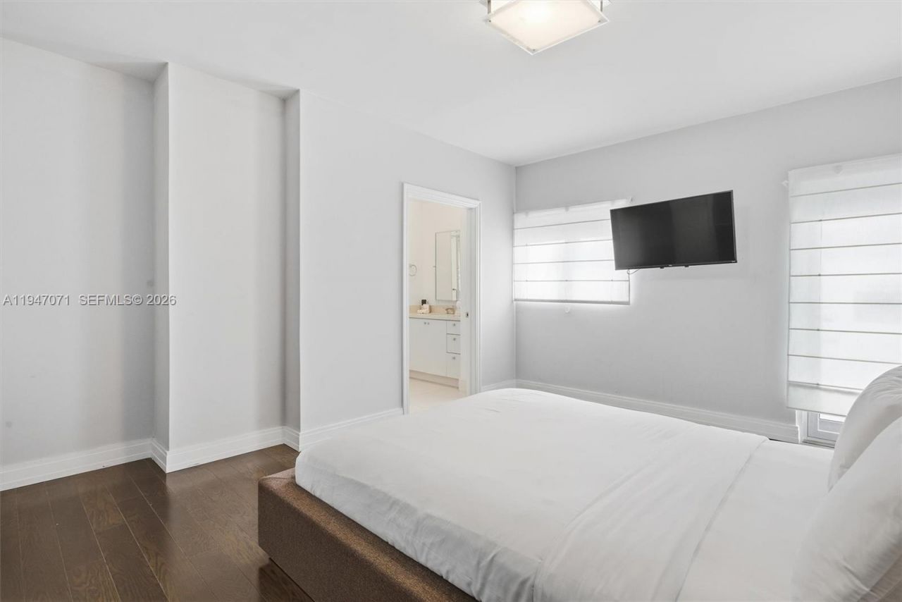 1250 Ocean Dr, Unit PH1, Miami Beach, FL 33139 Photo