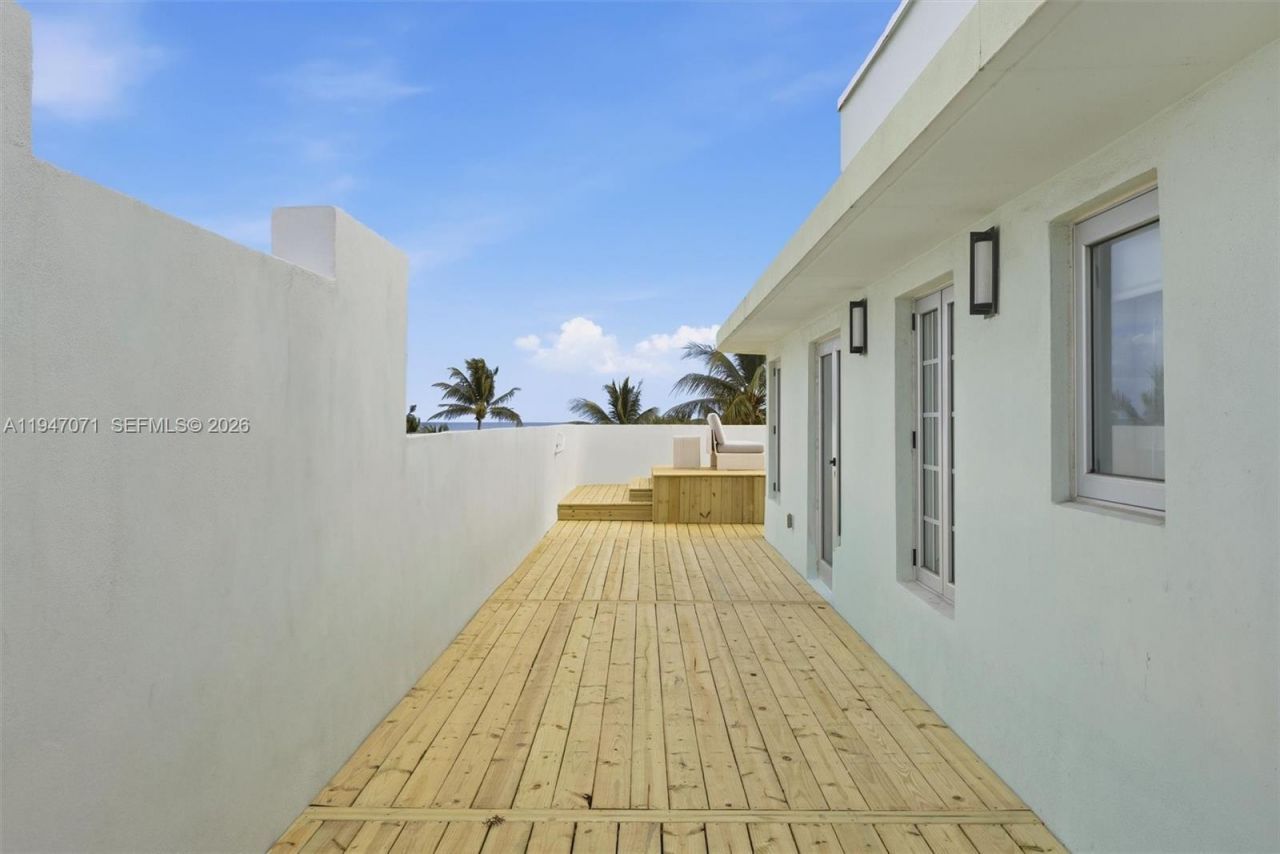 1250 Ocean Dr, Unit PH1, Miami Beach, FL 33139 Photo