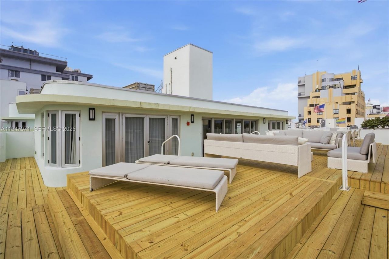 1250 Ocean Dr, Unit PH1, Miami Beach, FL 33139 Photo