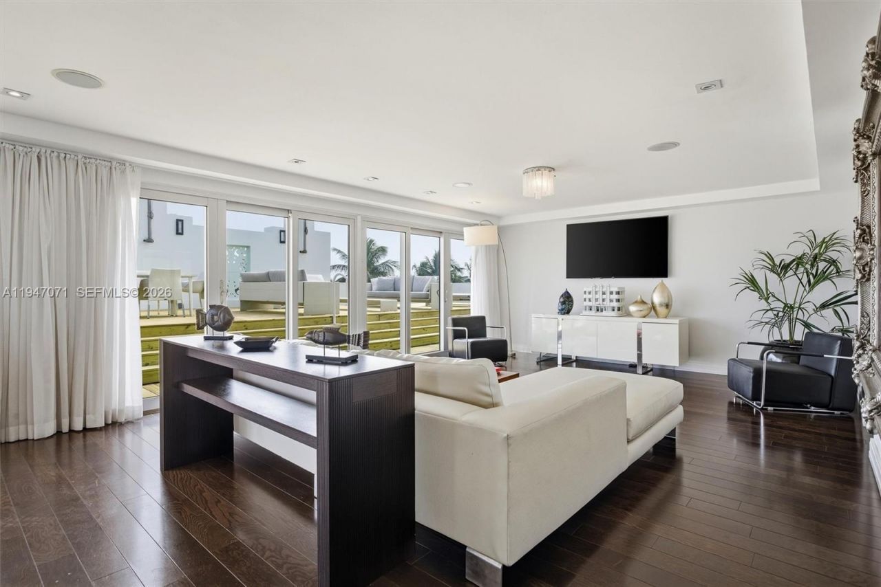 1250 Ocean Dr, Unit PH1, Miami Beach, FL 33139 Photo