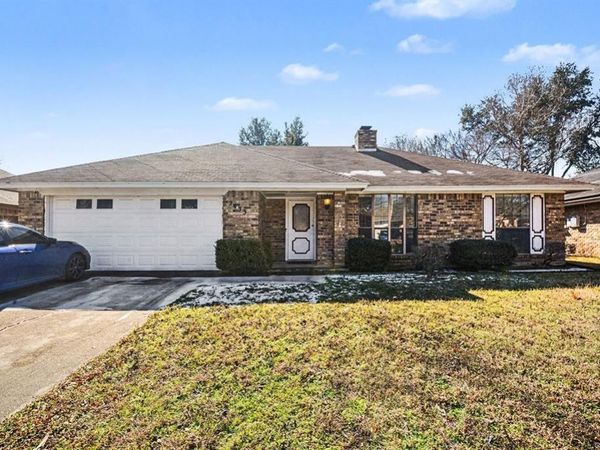 2433 Hallmark Street, Grand Prairie, TX 75052