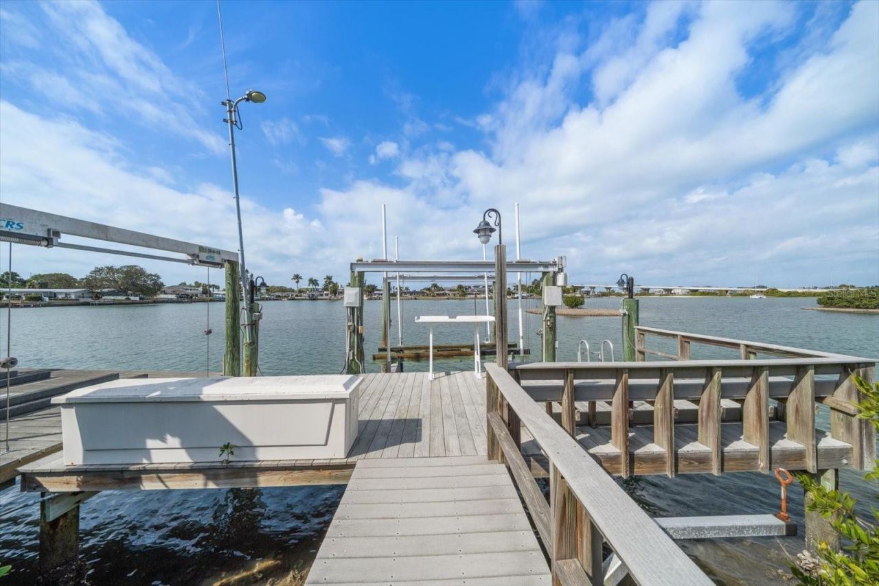 118 Harbor View Lane, Belleair Bluffs, FL 33770 Photo