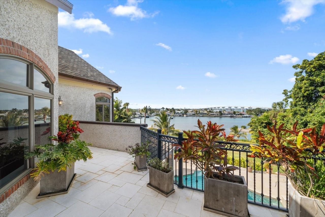 118 Harbor View Lane, Belleair Bluffs, FL 33770 Photo