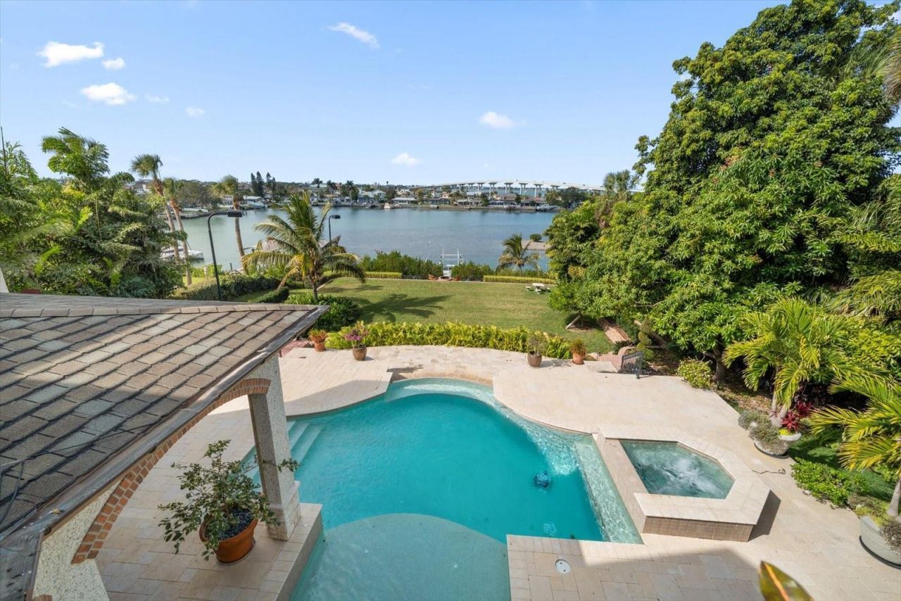 118 Harbor View Lane, Belleair Bluffs, FL 33770 Photo