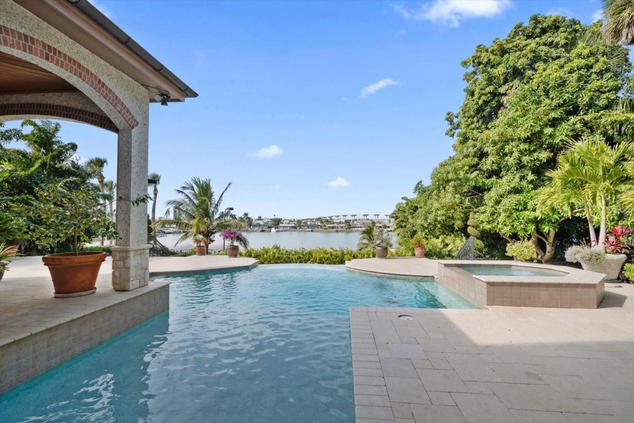 118 Harbor View Lane, Belleair Bluffs, FL 33770 Photo