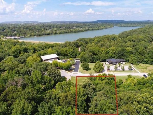 Waterside Court, Fayetteville, AR 72703