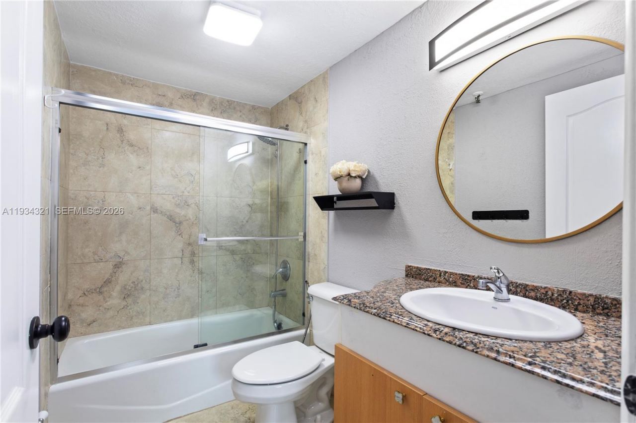 677 NE 24th St, Unit 604, Miami, FL 33137 Photo