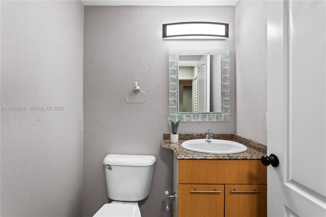 677 NE 24th St, Unit 604, Miami, FL 33137 Photo