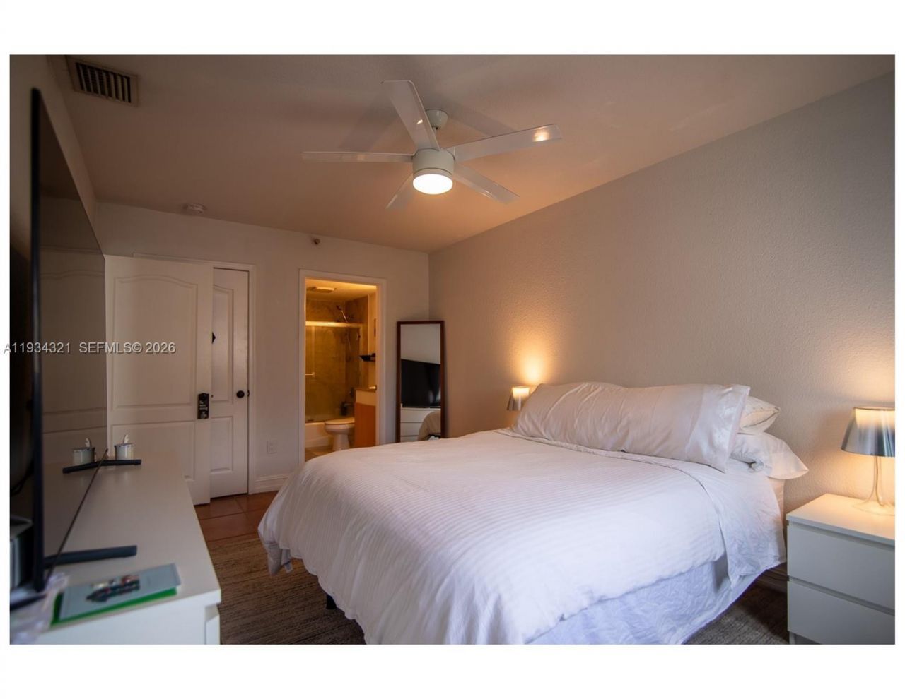 677 NE 24th St, Unit 604, Miami, FL 33137 Photo