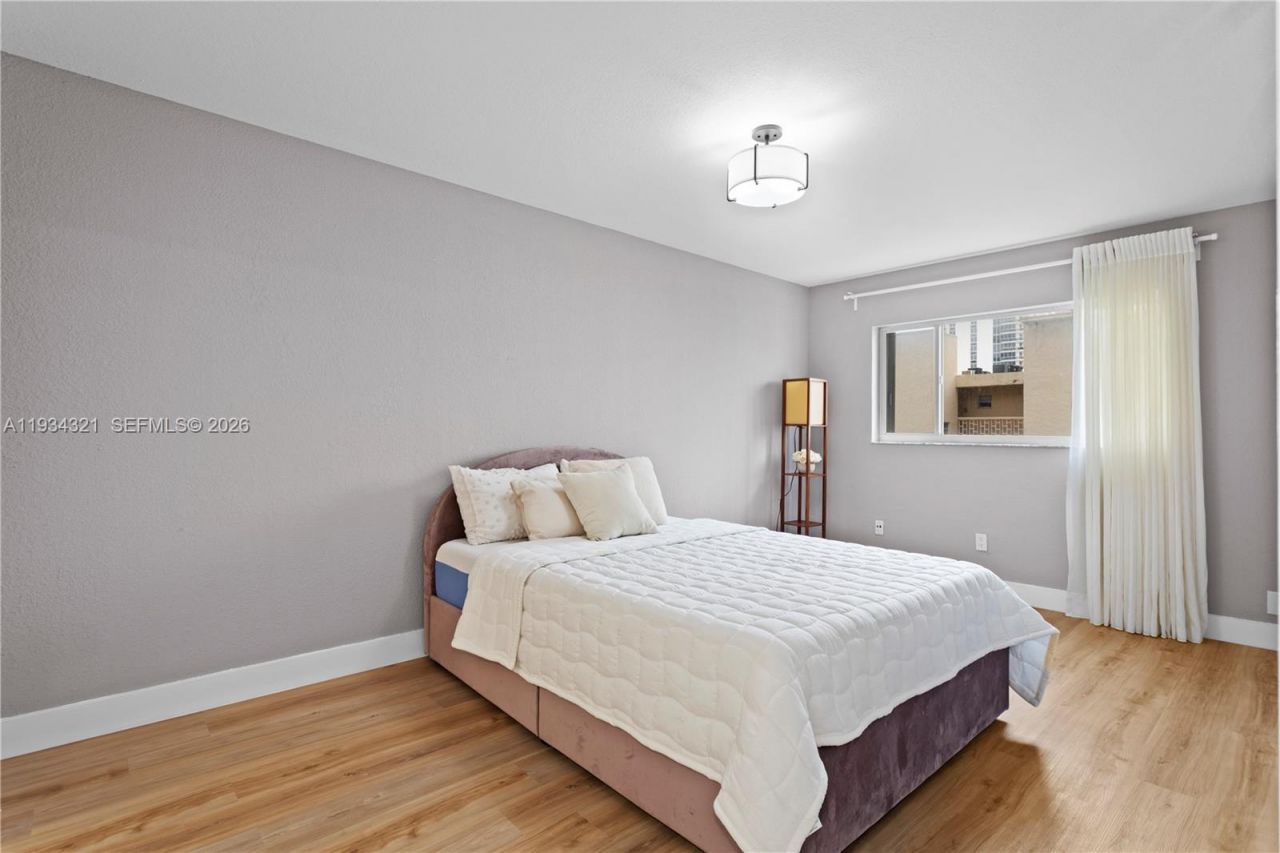 677 NE 24th St, Unit 604, Miami, FL 33137 Photo