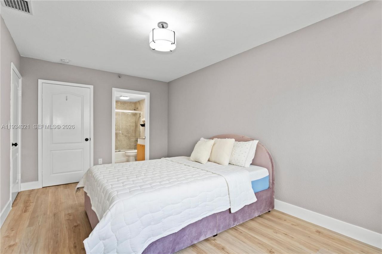 677 NE 24th St, Unit 604, Miami, FL 33137 Photo