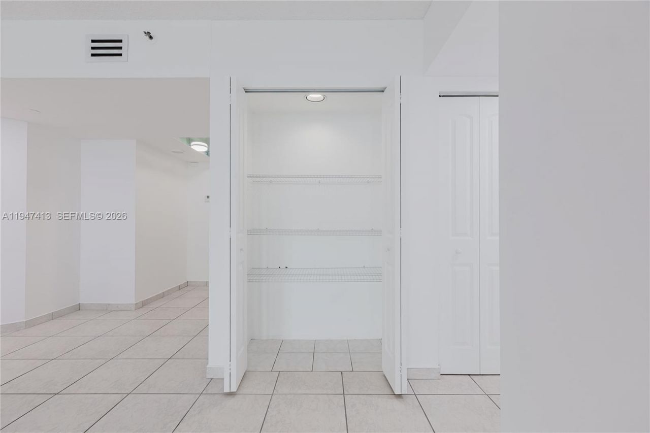 16485 Collins Ave, Unit 338, Sunny Isles Beach, FL 33160 Photo