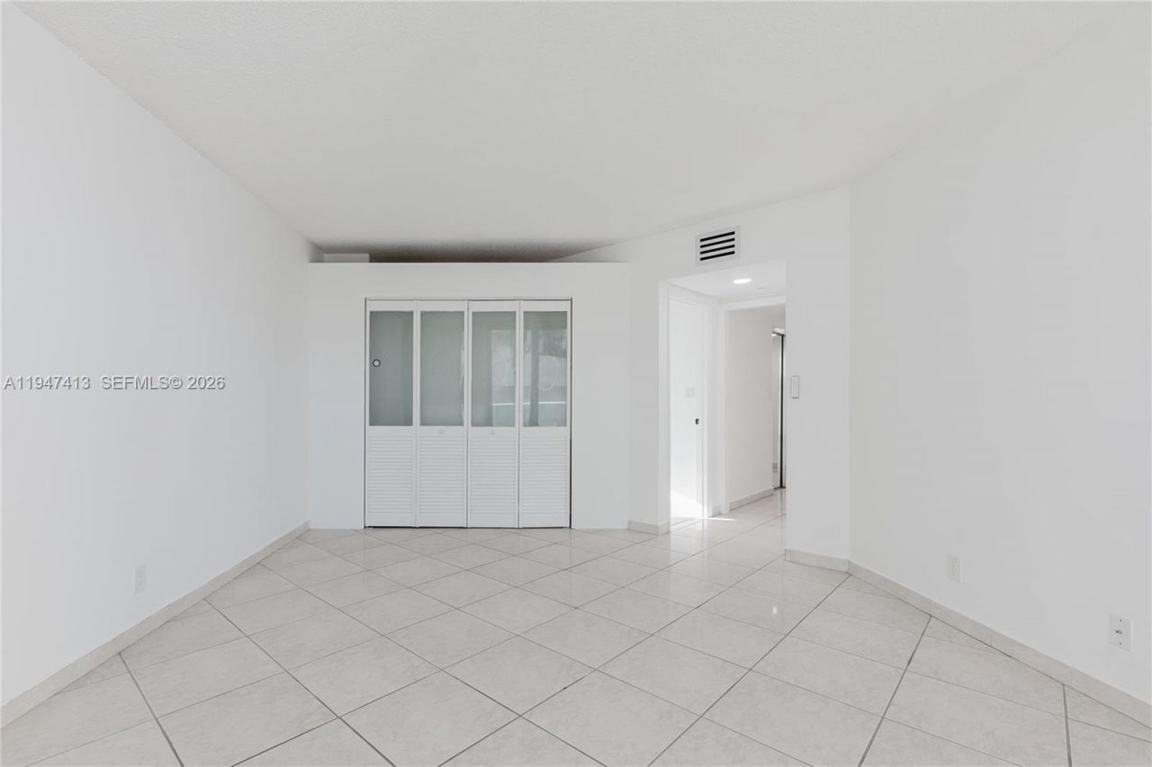 16485 Collins Ave, Unit 338, Sunny Isles Beach, FL 33160 Photo