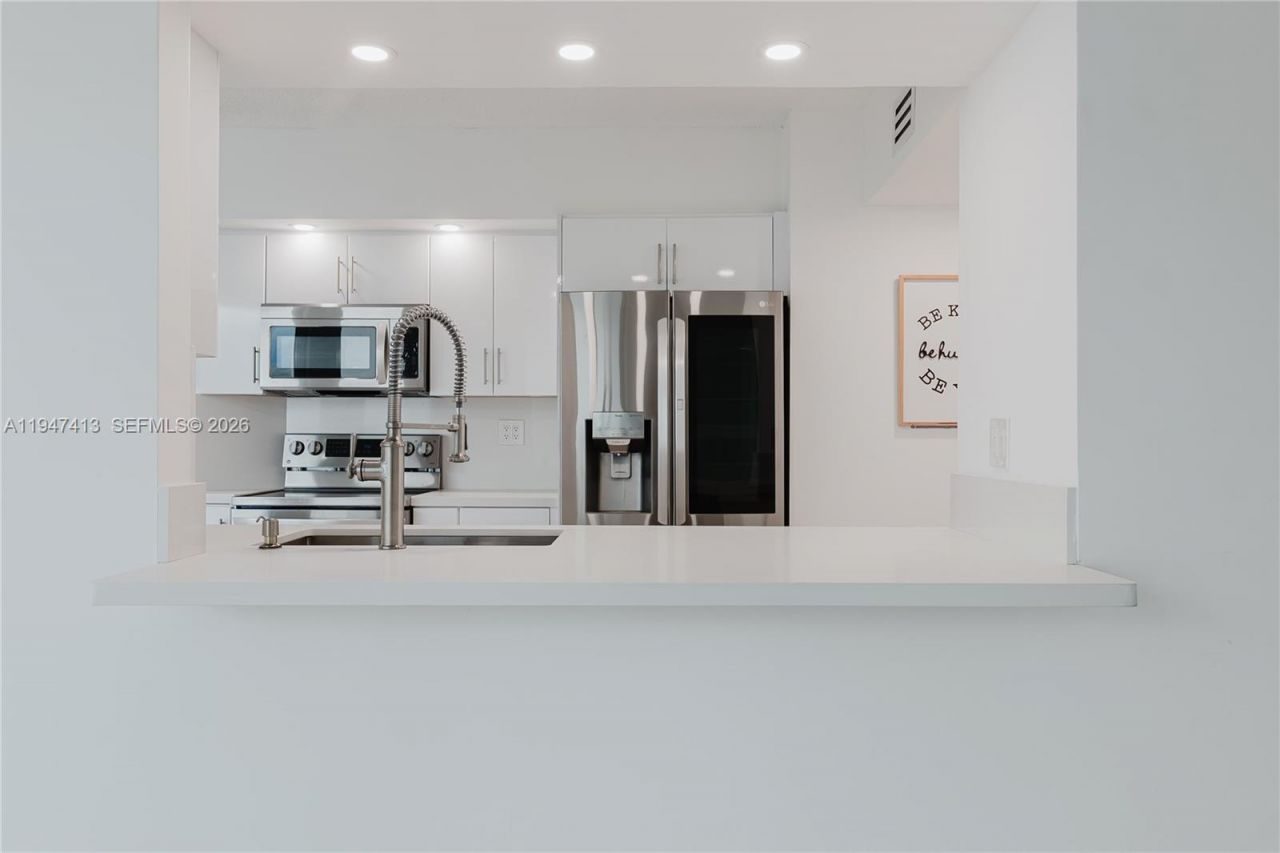 16485 Collins Ave, Unit 338, Sunny Isles Beach, FL 33160 Photo