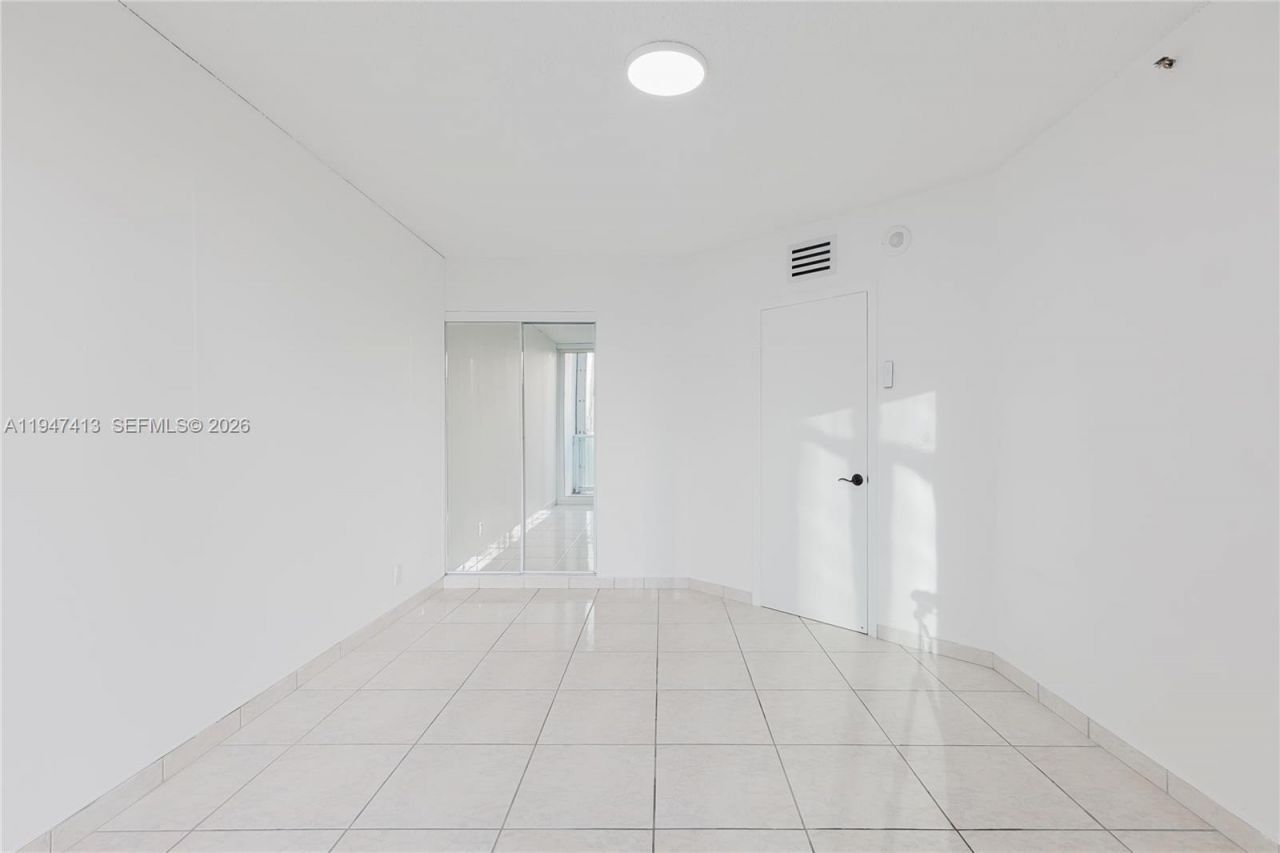 16485 Collins Ave, Unit 338, Sunny Isles Beach, FL 33160 Photo