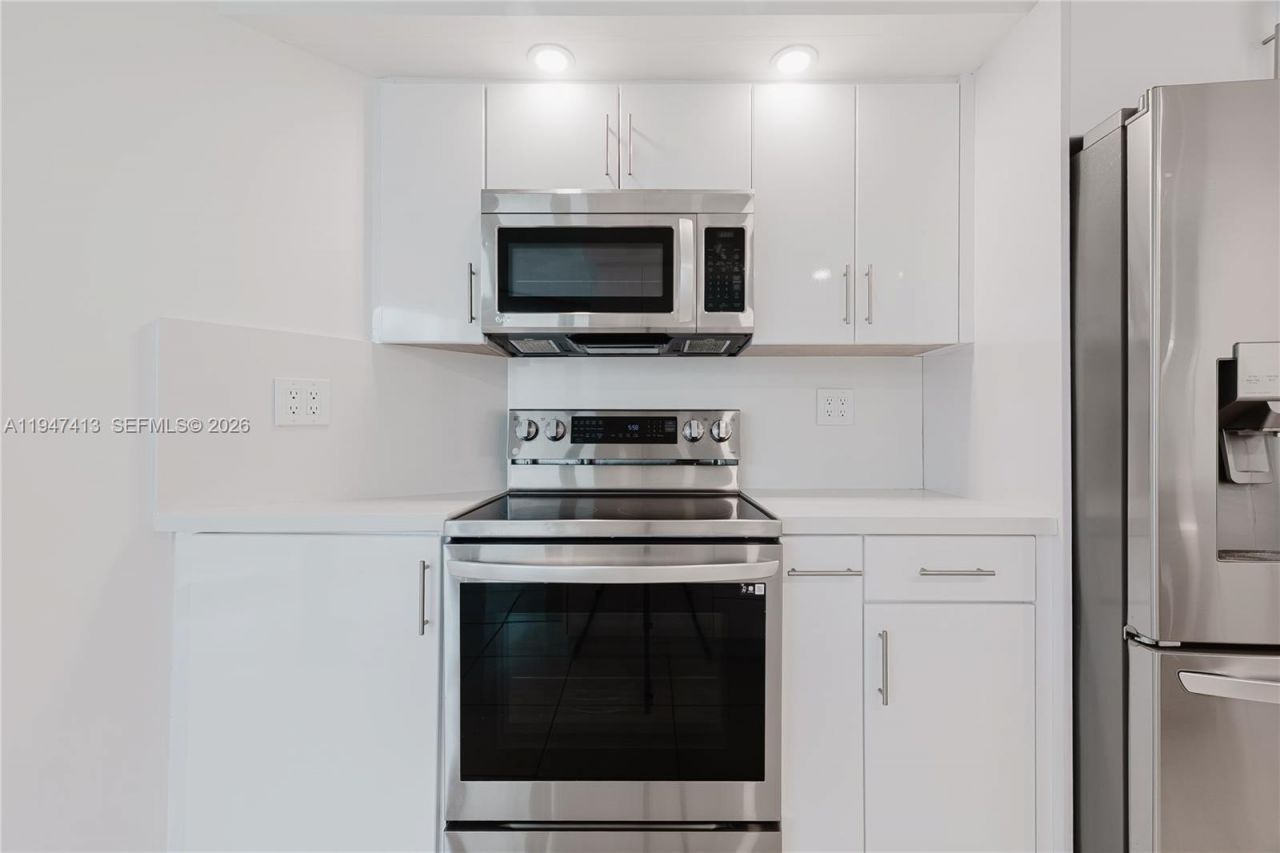 16485 Collins Ave, Unit 338, Sunny Isles Beach, FL 33160 Photo