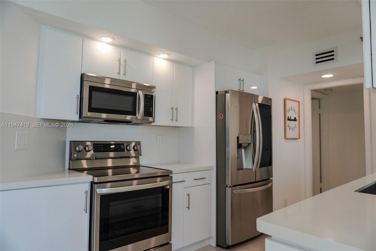 16485 Collins Ave, Unit 338, Sunny Isles Beach, FL 33160 Photo