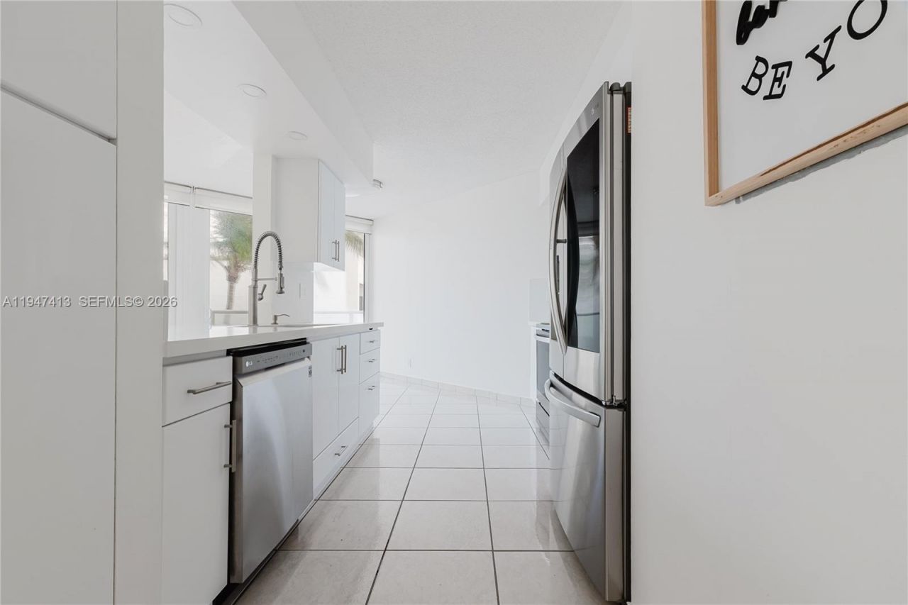 16485 Collins Ave, Unit 338, Sunny Isles Beach, FL 33160 Photo