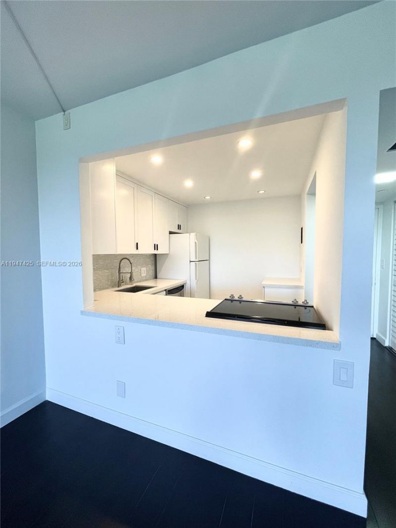 20335 W Country Club Dr, Unit 405, Aventura, FL 33180 Photo
