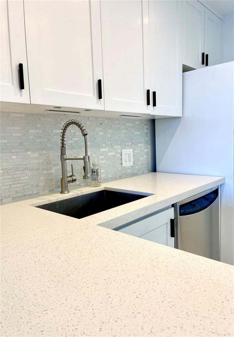 20335 W Country Club Dr, Unit 405, Aventura, FL 33180 Photo