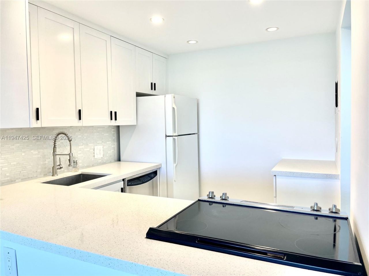 20335 W Country Club Dr, Unit 405, Aventura, FL 33180 Photo