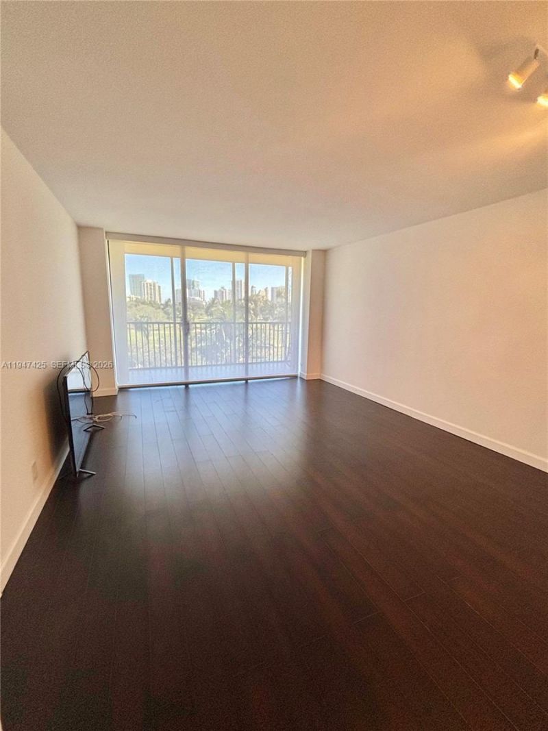 20335 W Country Club Dr, Unit 405, Aventura, FL 33180 Photo