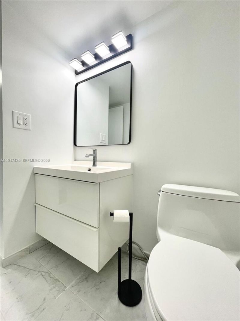 20335 W Country Club Dr, Unit 405, Aventura, FL 33180 Photo