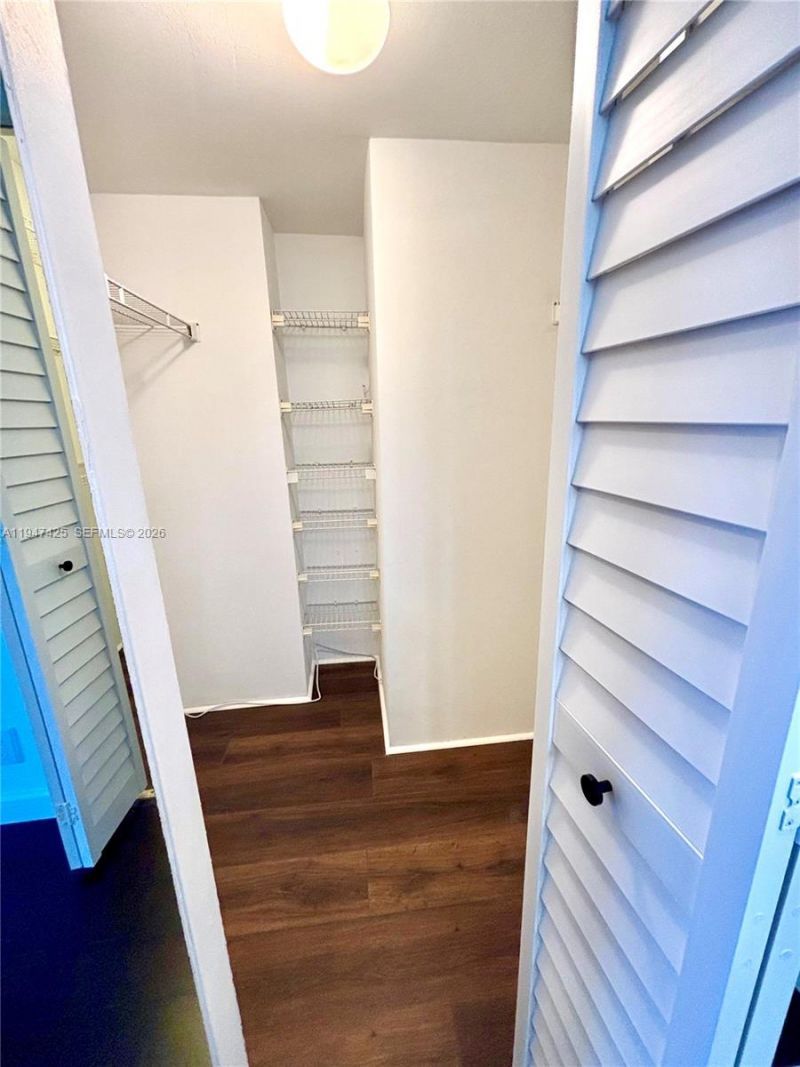 20335 W Country Club Dr, Unit 405, Aventura, FL 33180 Photo