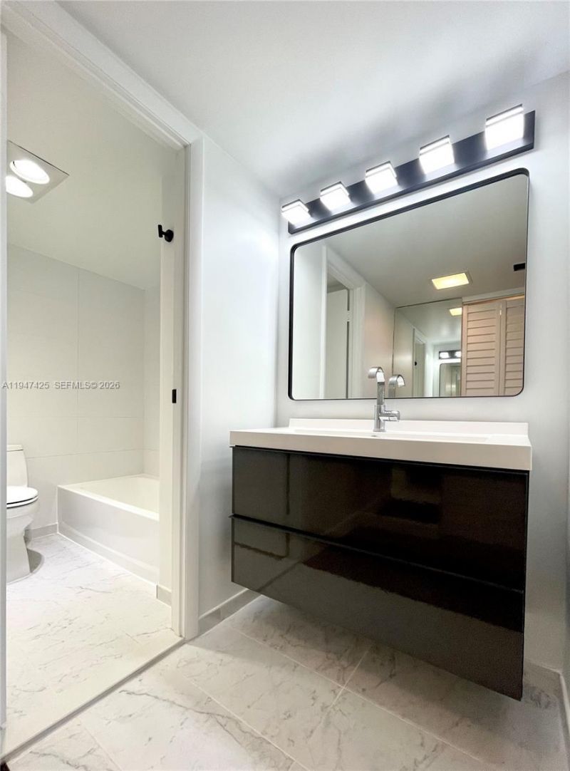 20335 W Country Club Dr, Unit 405, Aventura, FL 33180 Photo