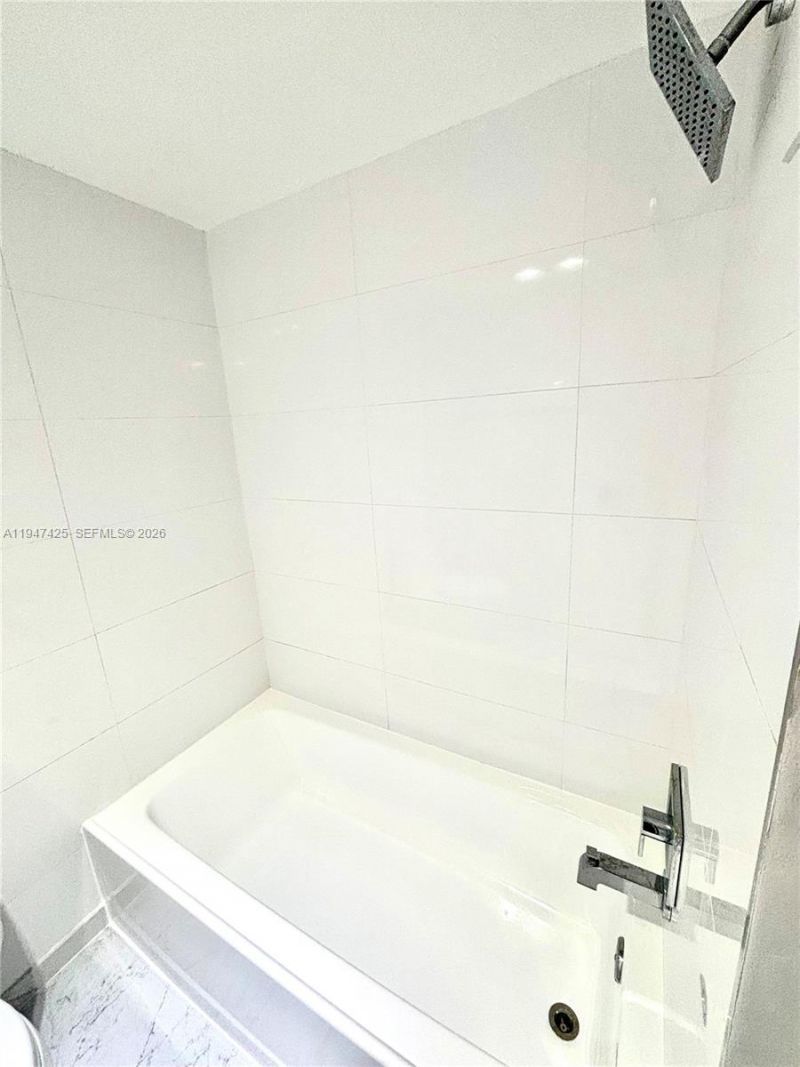 20335 W Country Club Dr, Unit 405, Aventura, FL 33180 Photo