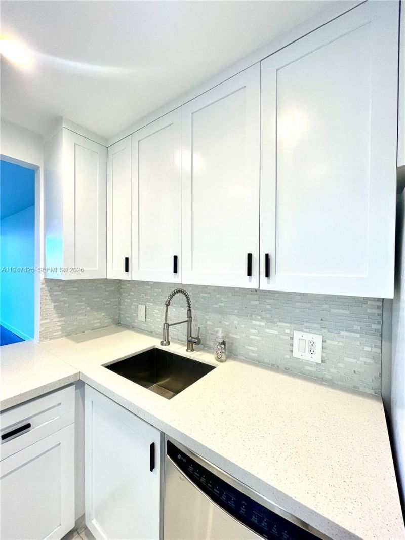 20335 W Country Club Dr, Unit 405, Aventura, FL 33180 Photo