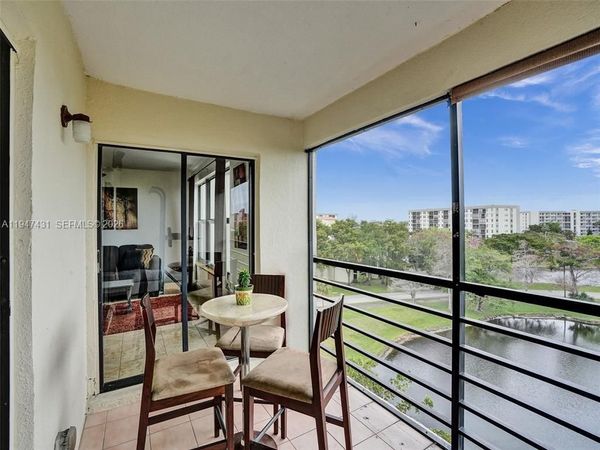 2304 S Cypress Bend Dr, Unit 712, Pompano Beach, FL 33069