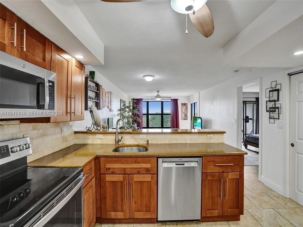 2304 S Cypress Bend Dr, Unit 712, Pompano Beach, FL 33069 Photo