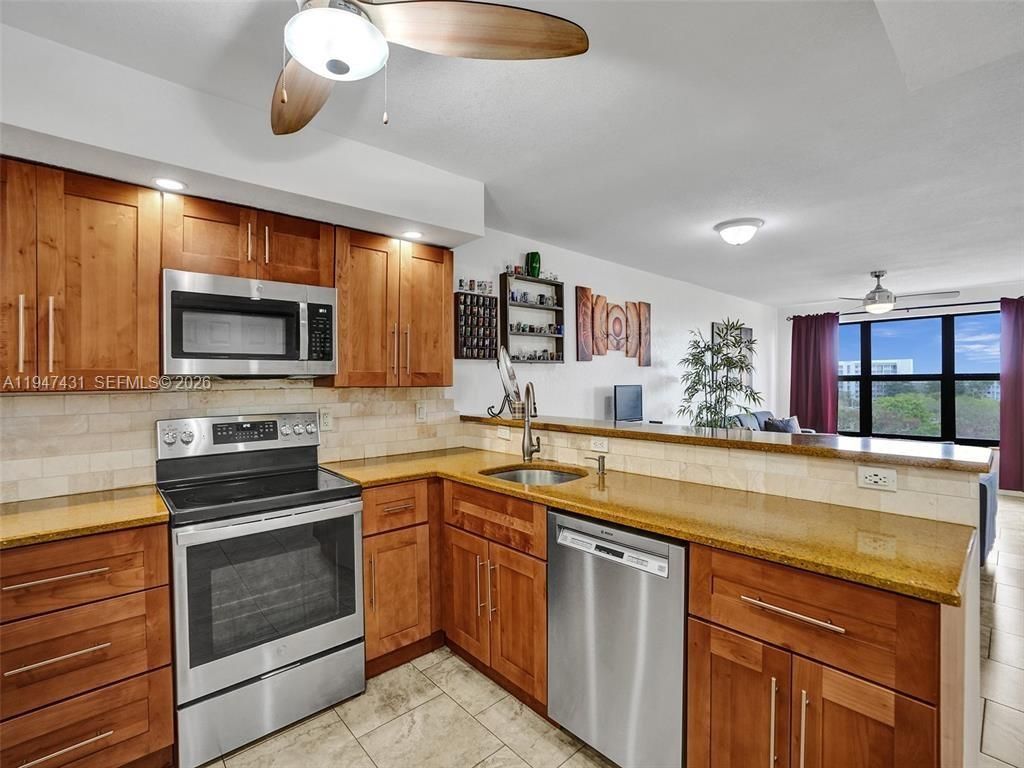 2304 S Cypress Bend Dr, Unit 712, Pompano Beach, FL 33069 Photo