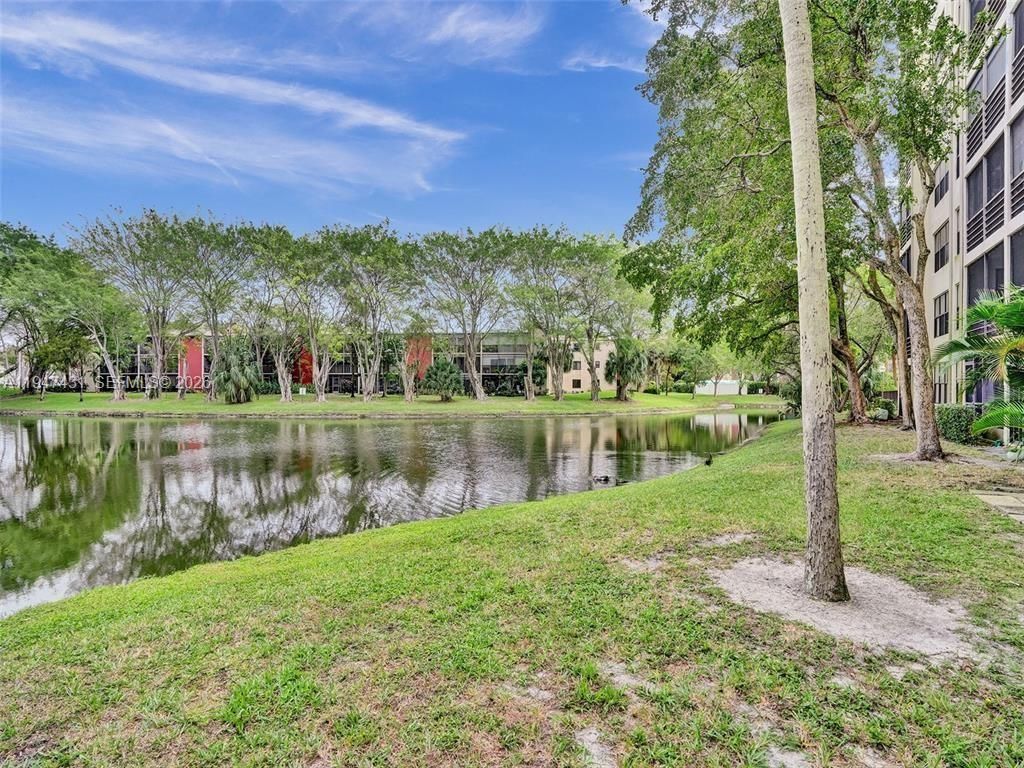 2304 S Cypress Bend Dr, Unit 712, Pompano Beach, FL 33069 Photo