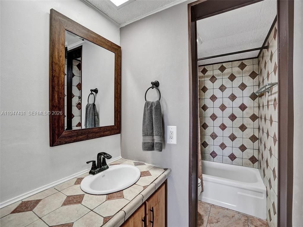 2304 S Cypress Bend Dr, Unit 712, Pompano Beach, FL 33069 Photo