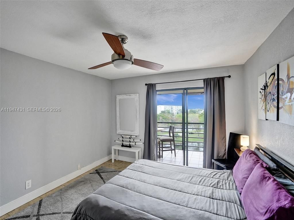 2304 S Cypress Bend Dr, Unit 712, Pompano Beach, FL 33069 Photo