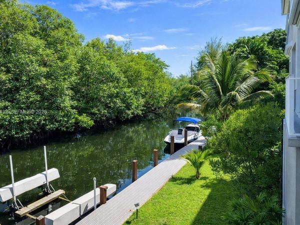 Unit 221, North Miami, FL 33181