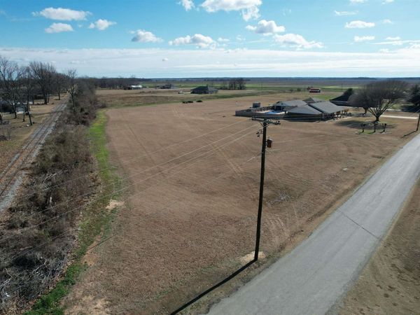 203 Glosup Rd, McGehee, AR 71654