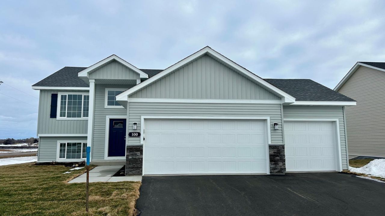 100 Robbie Lane, Howard Lake, MN 55349 Main Photo