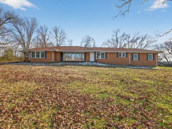 2136 Broad St W, Cookeville, TN 38501