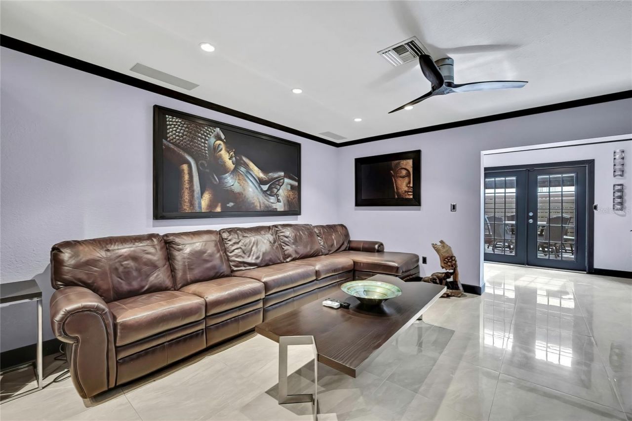 3414 Arbor Oaks Court, Tampa, FL 33614 Photo